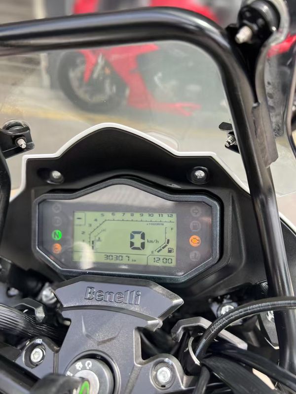 二手贝纳利金鹏 TRK251