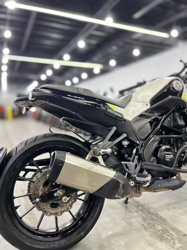 二手贝纳利幼狮 Leoncino 250