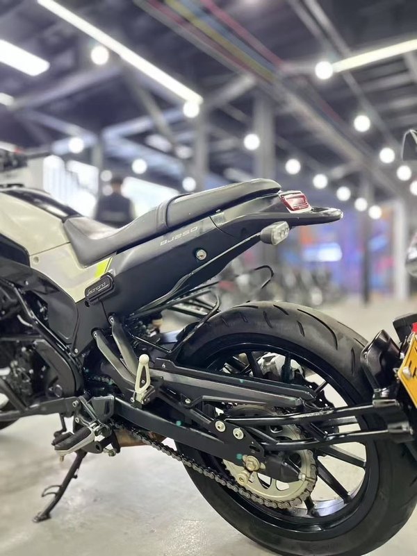 二手贝纳利幼狮 Leoncino 250