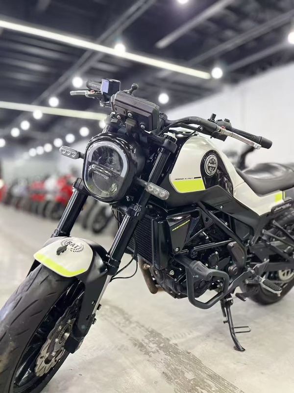 二手贝纳利幼狮 Leoncino 250