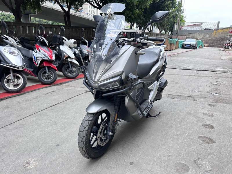 二手布雷斯通极宙 ADV150