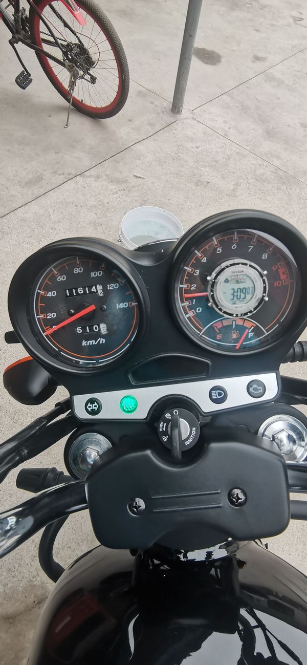 二手济南铃木酷飚150