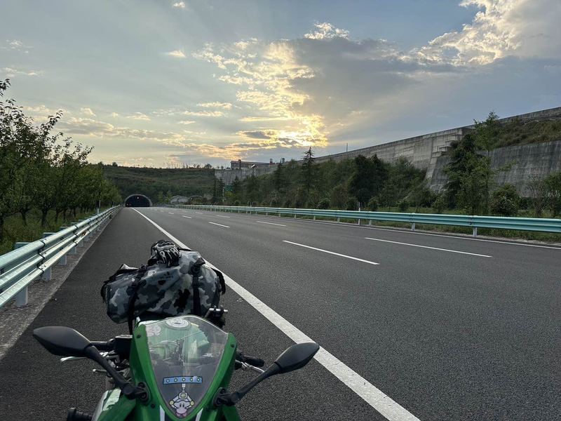 二手贝纳利龙卷风 Tornado 252R