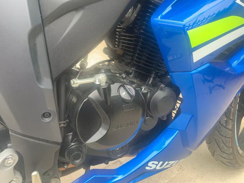 二手济南铃木极客飒 Gixxer 155