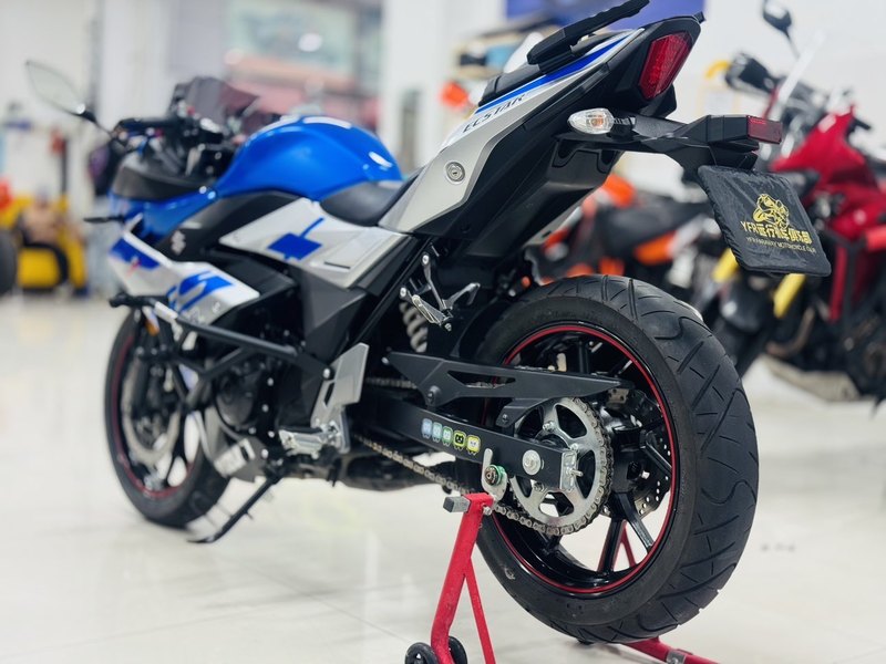 二手豪爵铃木GSX250R