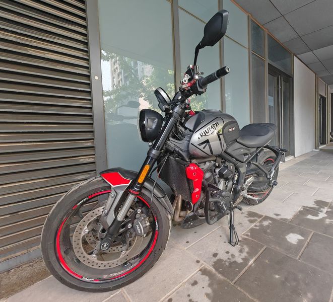 二手凯旋Trident 660