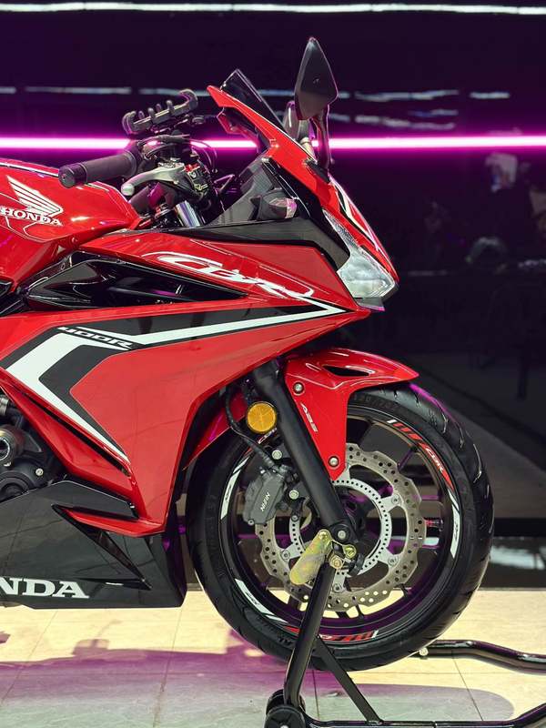 二手本田CBR400R