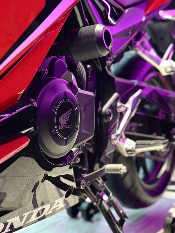 二手本田CBR400R
