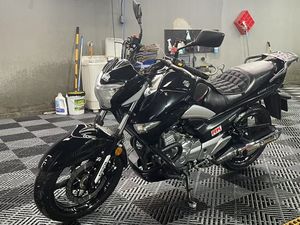 二手豪爵铃木骊驰 GW250