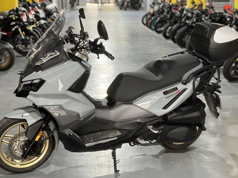 二手三阳哈士奇 Husky ADV300
