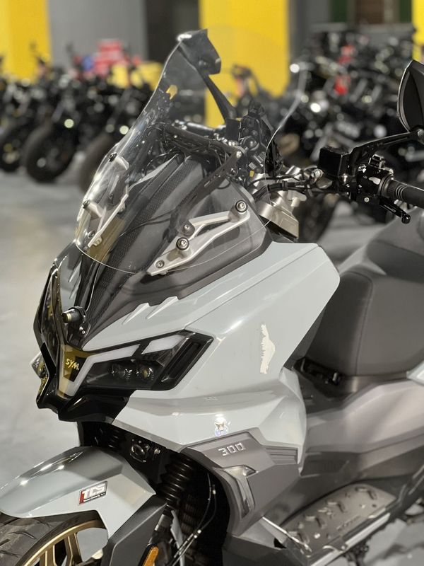 二手三阳哈士奇 Husky ADV300