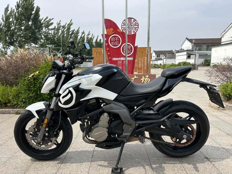 二手春风650NK