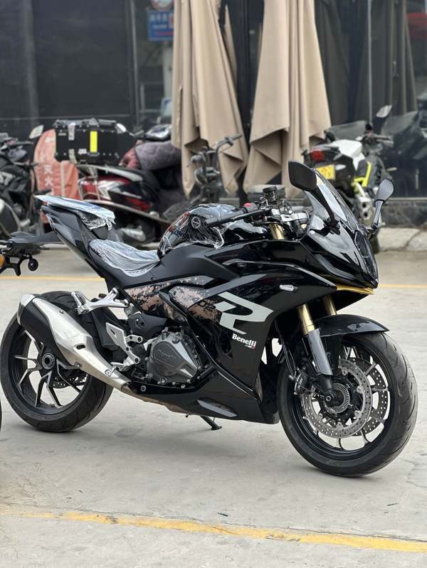 二手贝纳利龙卷风 Tornado 402R