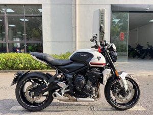 二手凯旋Trident 660