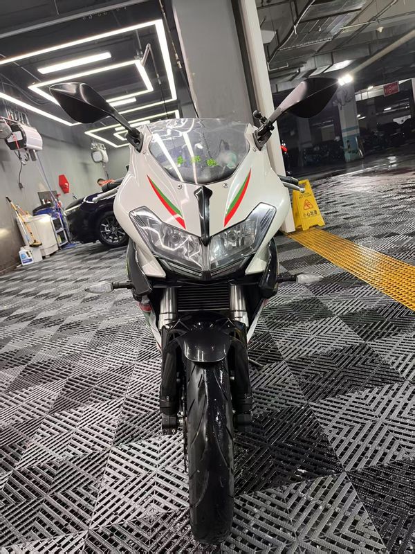 二手贝纳利龙卷风 Tornado 302R