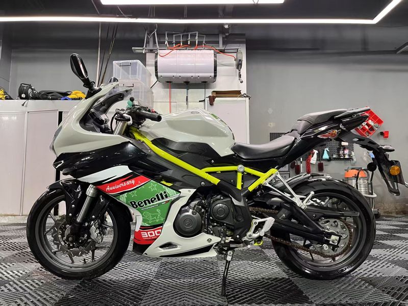 二手贝纳利龙卷风 Tornado 302R