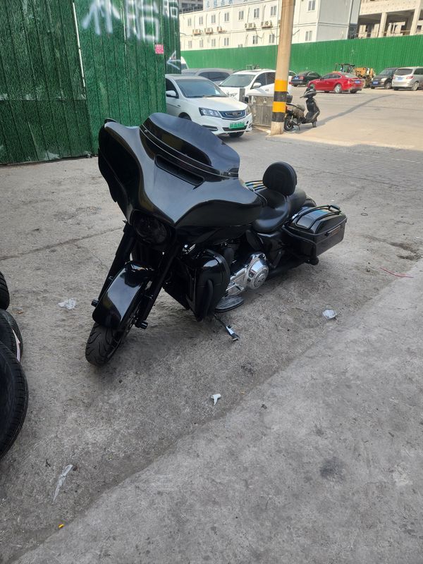 二手哈雷戴维森大道滑翔 Street Glide