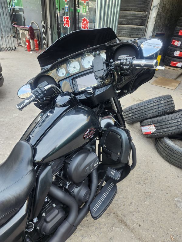 二手哈雷戴维森大道滑翔 Street Glide