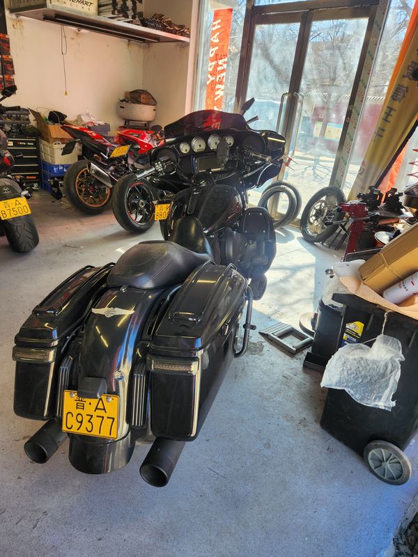 二手哈雷戴维森大道滑翔 Street Glide