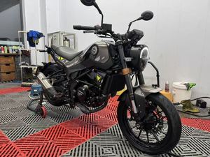 二手贝纳利幼狮 Leoncino 250