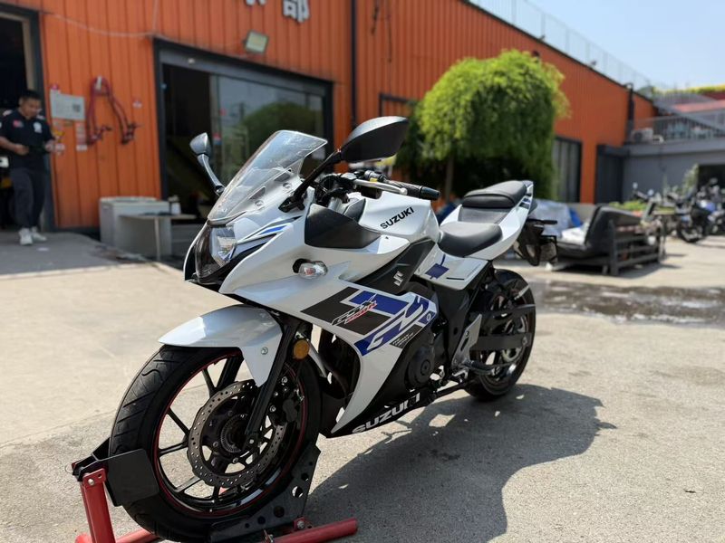 二手豪爵铃木GSX250R