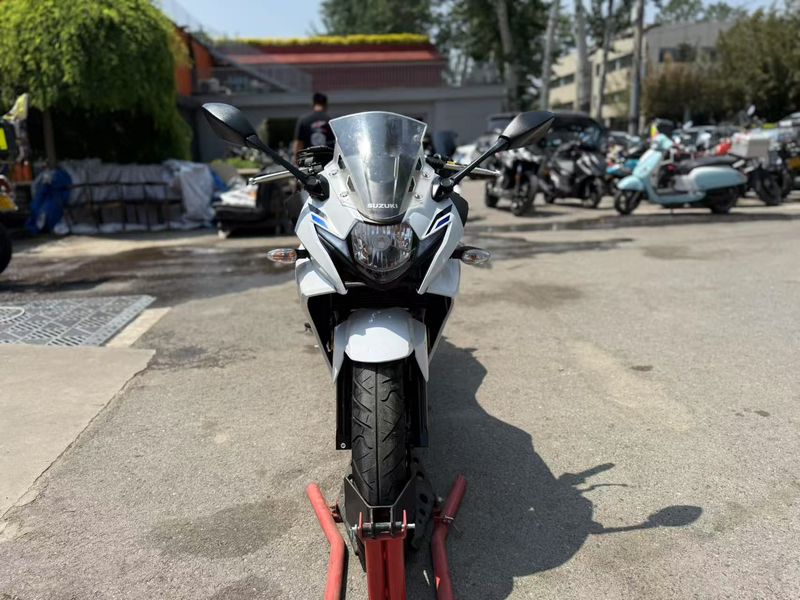 二手豪爵铃木GSX250R