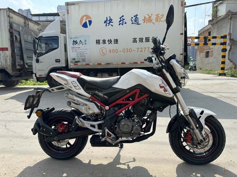 二手贝纳利小暴龙TNT125
