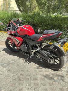 二手本田CBR400R