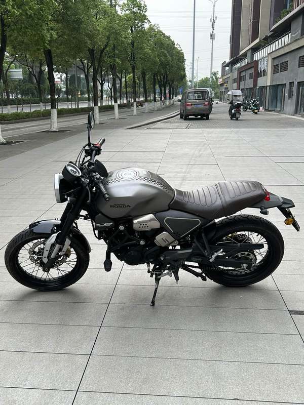 二手五羊本田鸷道 CB190SS