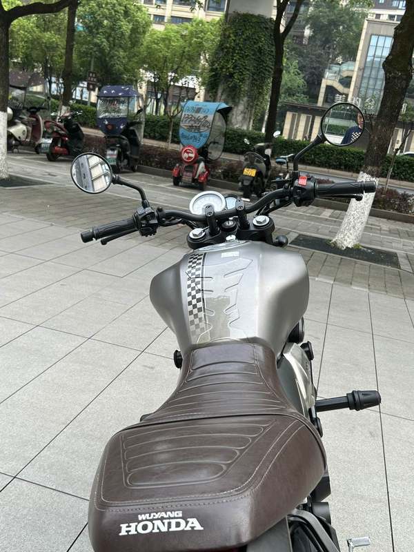 二手五羊本田鸷道 CB190SS