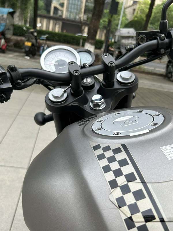 二手五羊本田鸷道 CB190SS