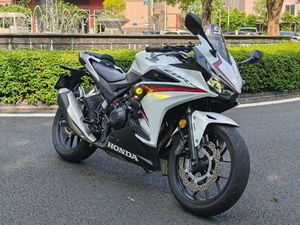 二手本田CBR400R
