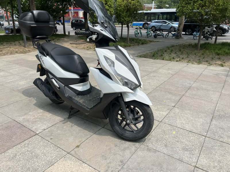 二手五羊本田NX125