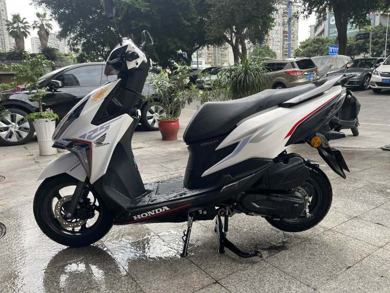二手新大洲本田裂行 RX125Fi