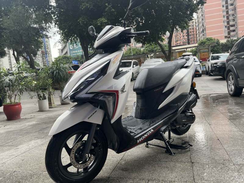 二手新大洲本田裂行 RX125Fi