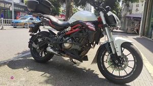 二手贝纳利蓝宝龙 BN302S