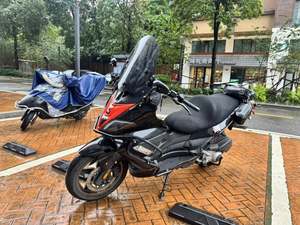 二手阿普利亚SR MAX 300