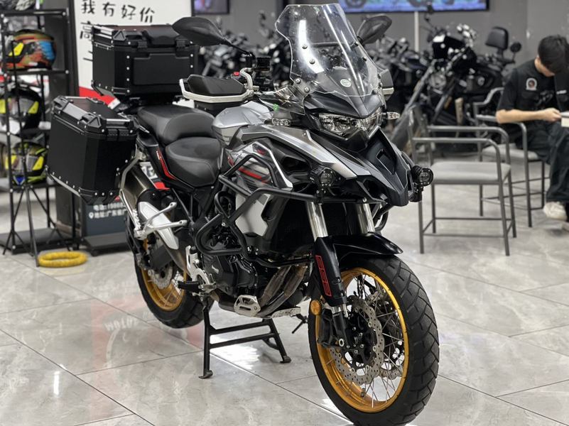 二手贝纳利TRK552