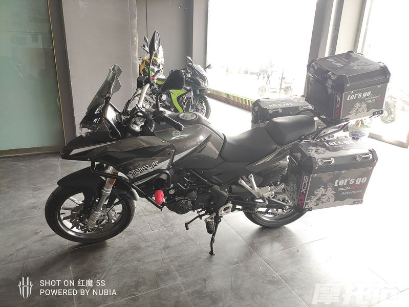 二手贝纳利金鹏 TRK251