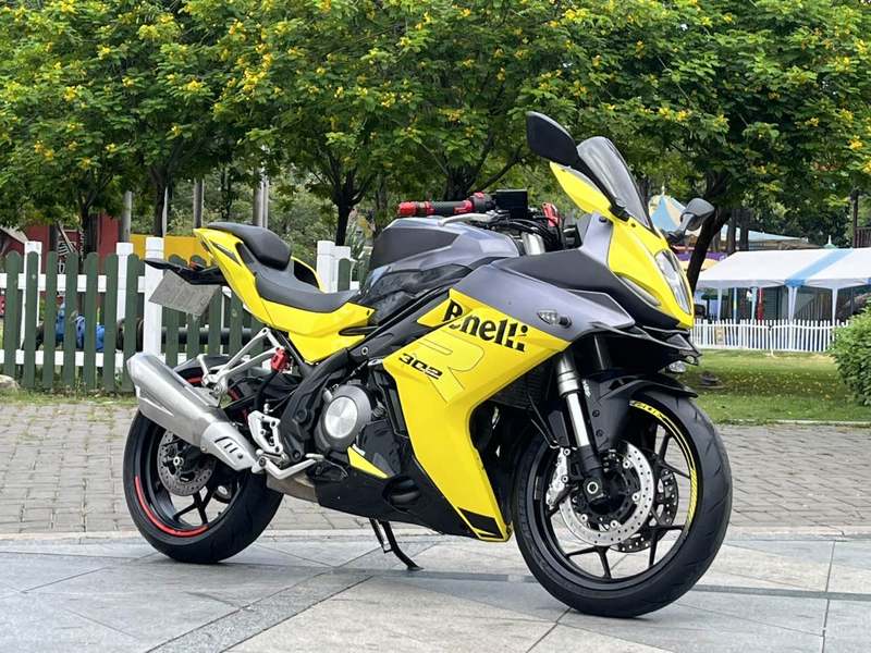 二手贝纳利龙卷风 Tornado 302R