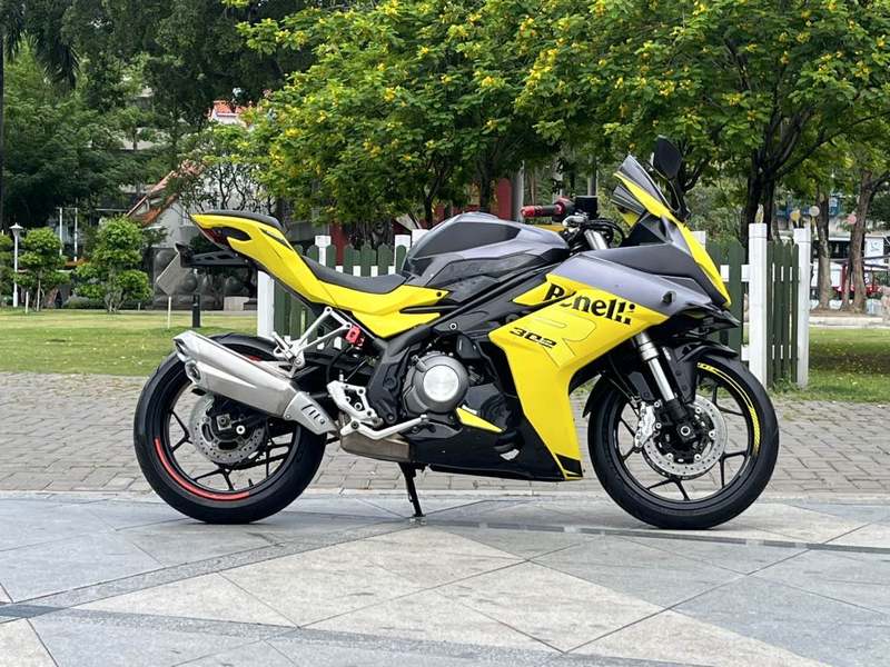 二手贝纳利龙卷风 Tornado 302R