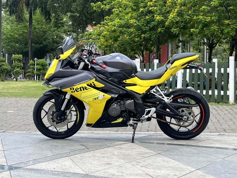 二手贝纳利龙卷风 Tornado 302R