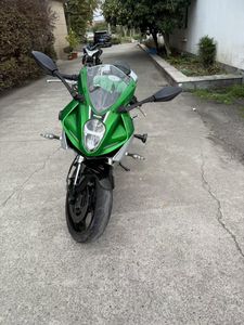 二手贝纳利龙卷风 Tornado 252R
