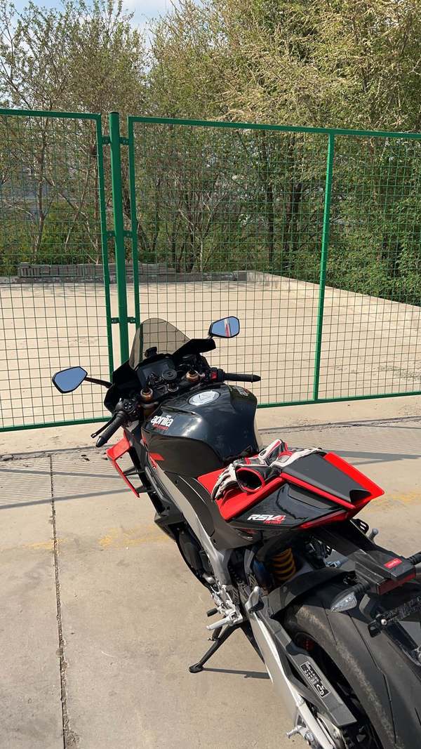 二手阿普利亚RSV4
