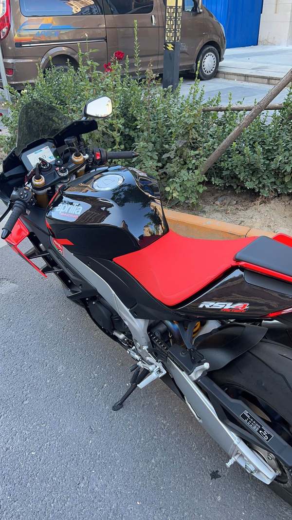 二手阿普利亚RSV4