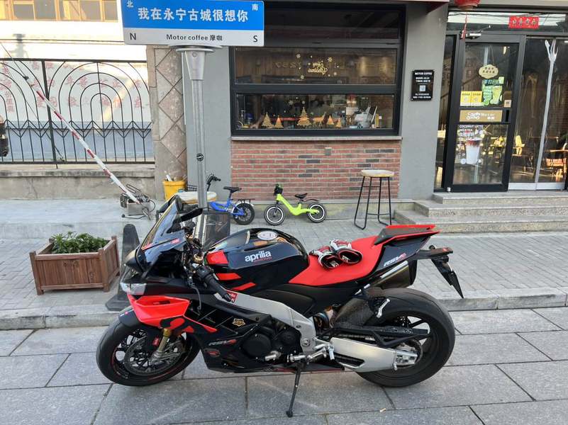 二手阿普利亚RSV4