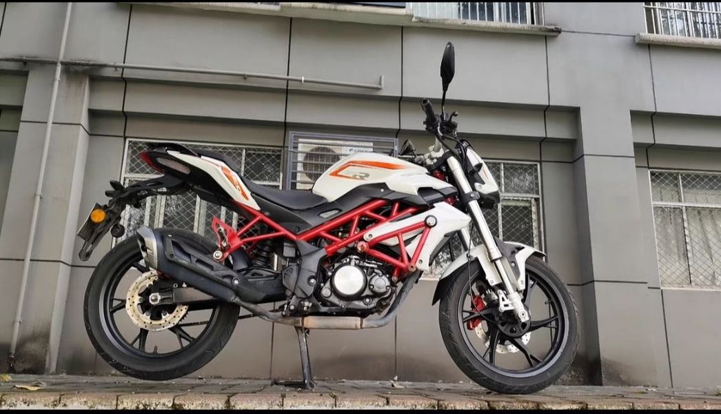 二手贝纳利红宝龙 TNT150i