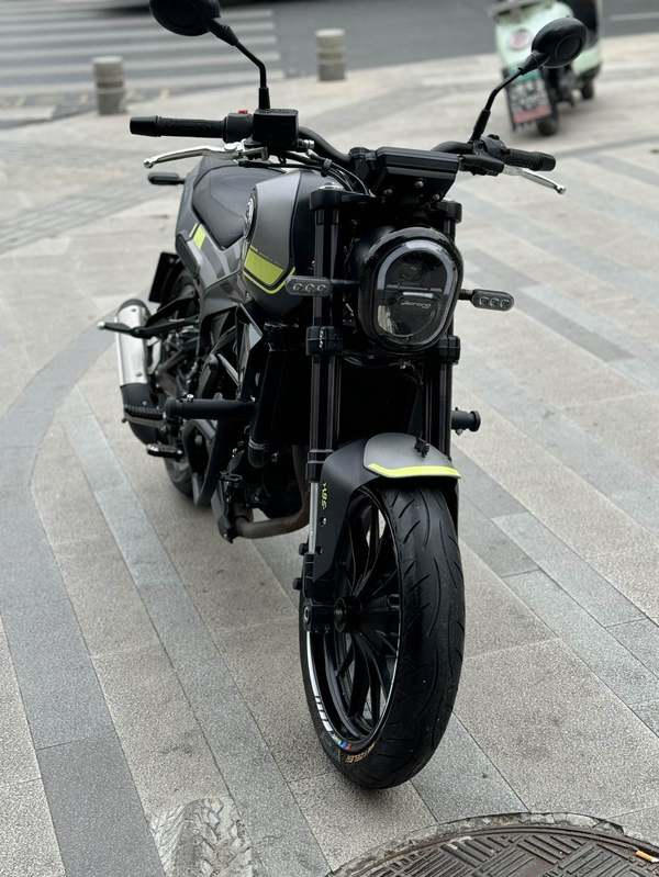 二手贝纳利幼狮 Leoncino 250