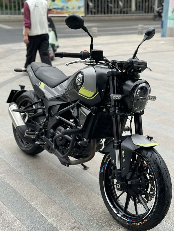 二手贝纳利幼狮 Leoncino 250