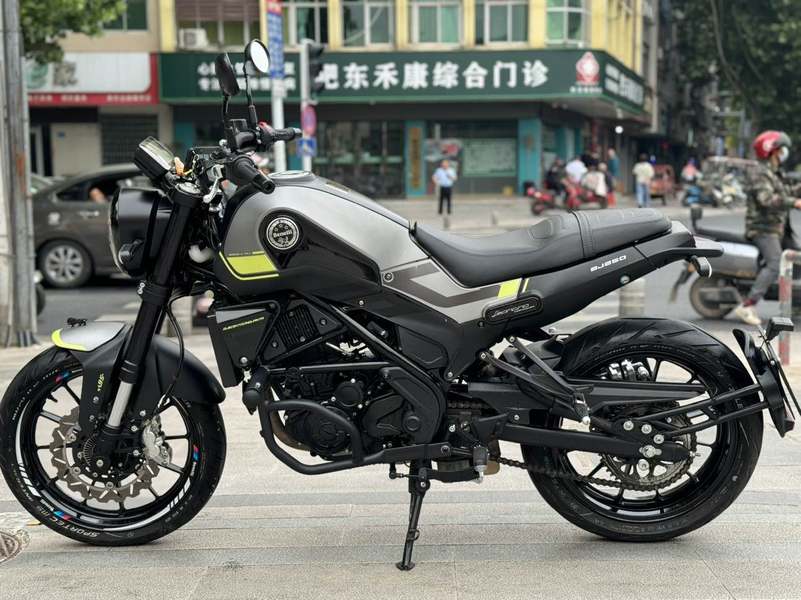 二手贝纳利幼狮 Leoncino 250